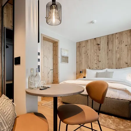 Postresidenz Am 4*
